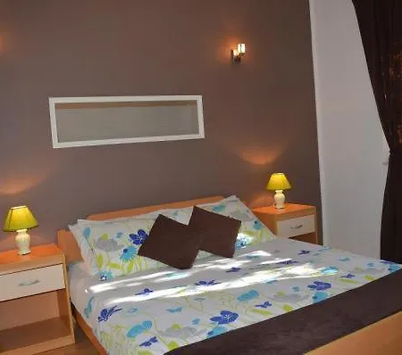 Mali Dvori Apartmán *