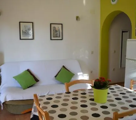 Apartment Mali Dvori Srima