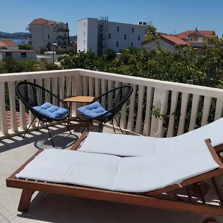 Mali Dvori Apartment *