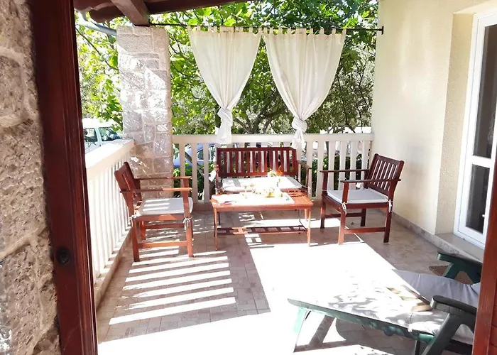 Mali Dvori 아파트 *