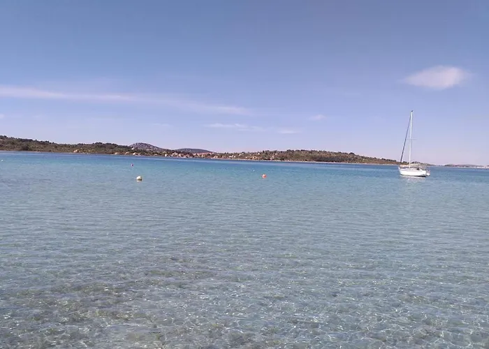 Mali Dvori 스리마