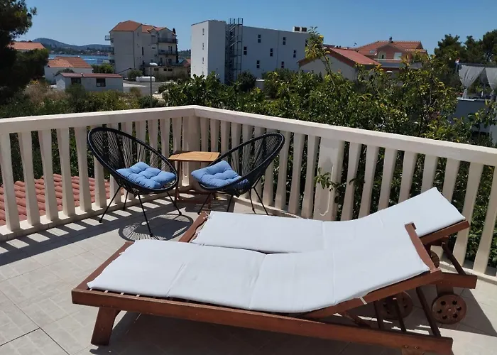 Mali Dvori 아파트 *